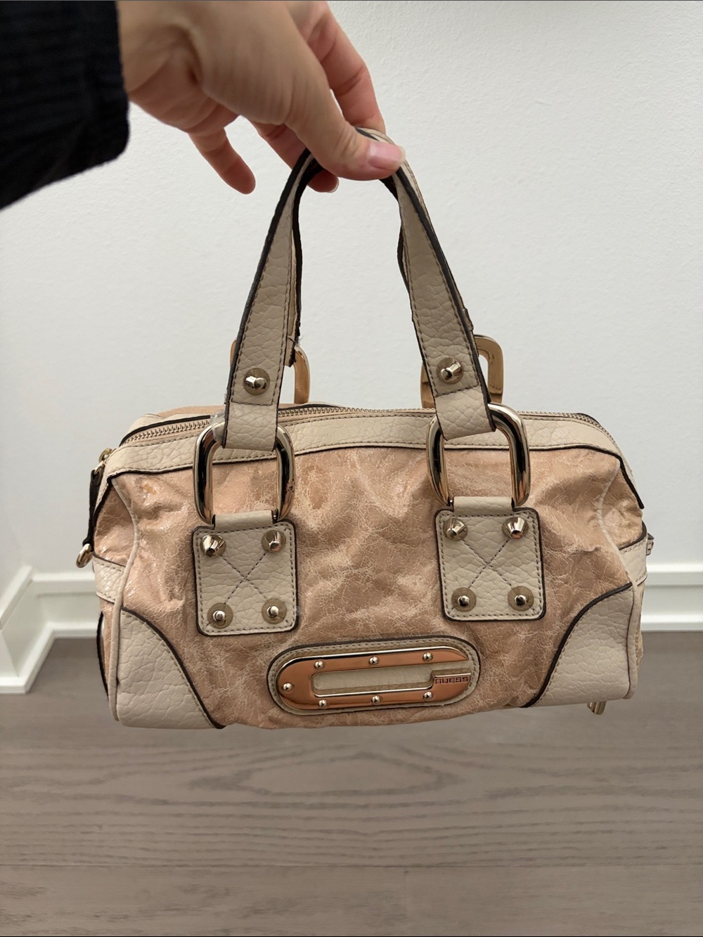 Y2K Vintage Guess Leather Cream and Pale Gold Satchel Top Handle Handbag